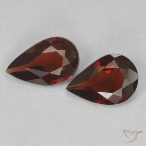 0.93ctw Naturale Rosso Sangue Profondo Granato Piropo, Forma a pera, VS