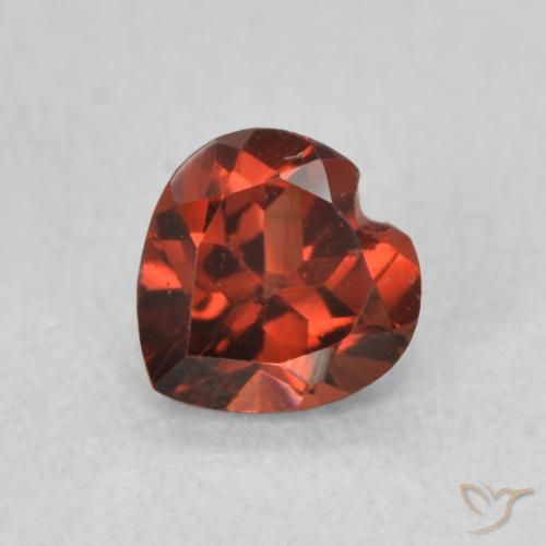 0.61ct Naturale Ribes Rosso Granato Piropo, Cuore, VS