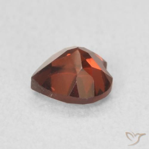 Granato Piropo Rosso medio naturale da 0.64 ct, Cuore, VS