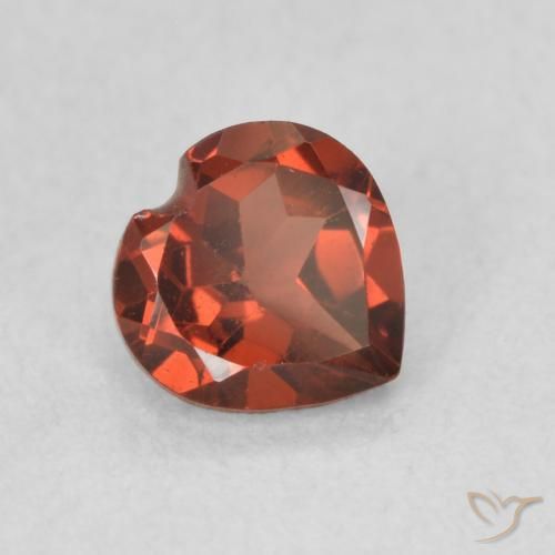 Granato Piropo Medium Dark-Red naturale da 0.61 ct, Cuore, VS