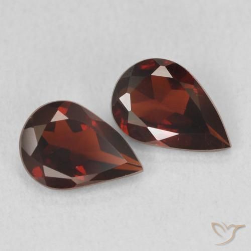 Gemme di Granato Piropo Ribes Rosso naturale da 1.33 ct, Forma a pera, VVS-VS