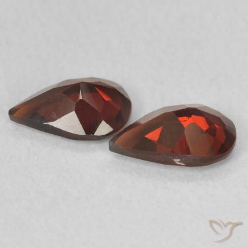 Gemme di Granato Piropo Ribes Rosso naturale da 1.33 ct, Forma a pera, VVS-VS