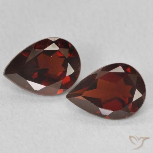 1.43ctw Naturale Rosso Sangue Profondo Granato Piropo, Forma a pera, VVS-VS