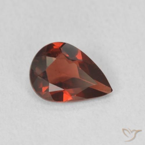 Granato Piropo Sangria rossa naturale da 0.70 ct, Forma a pera, VVS