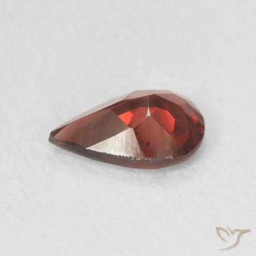 Granato Piropo Rosso intenso naturale da 0.74 ct, Forma a pera, VVS