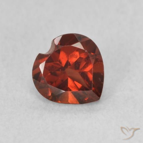 Granato Piropo Sangria rossa naturale da 0.61 ct, Cuore, VVS
