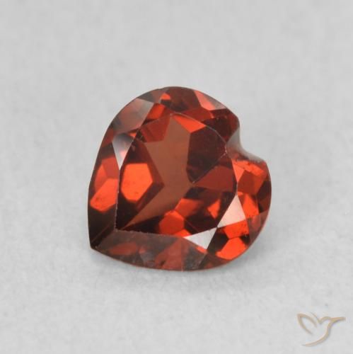 0.59ct Naturale Ribes Rosso Granato Piropo, Cuore, VVS