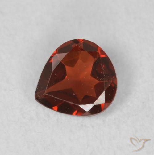 0.45ct Naturale Rosso medio Granato Piropo, Forma a pera, VS