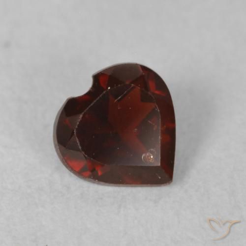 Granato Piropo Rosso scuro naturale da 0.56 ct, Cuore, VS