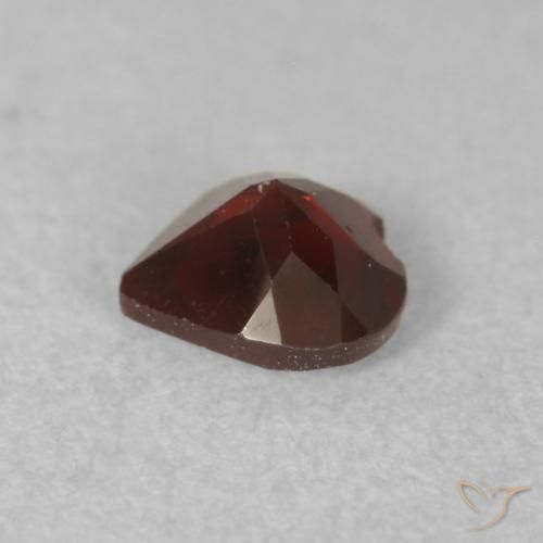 Granato Piropo Rosso scuro naturale da 0.56 ct, Cuore, VS