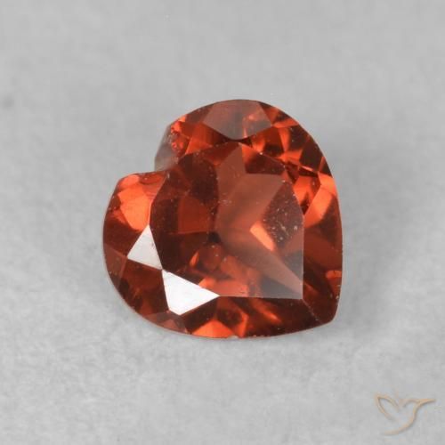 Granato Piropo Rosso medio naturale da 0.66 ct, Cuore, VS