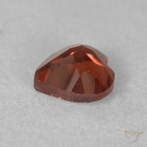 Granato Piropo Rosso medio naturale da 0.66 ct, Cuore, VS