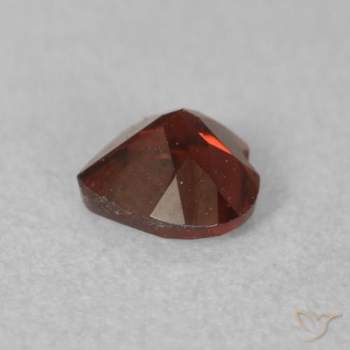 Granato Piropo Rosso medio naturale da 0.60 ct, Cuore, VS