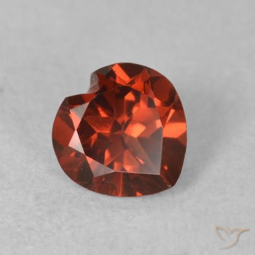 Granato Piropo Rosso medio naturale da 0.63 ct, Cuore, VS