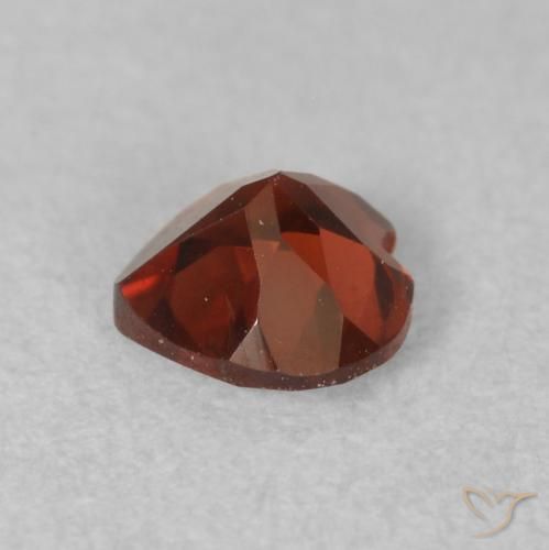 Granato Piropo Rosso medio naturale da 0.63 ct, Cuore, VS