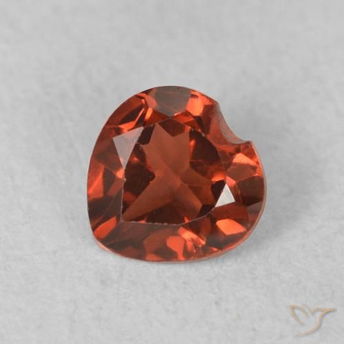 0.61ct Naturale Medium Dark-Red Granato Piropo, Cuore, VVS-VS