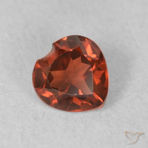 Granato Piropo Medium Dark-Red naturale da 0.61 ct, Cuore, VVS-VS