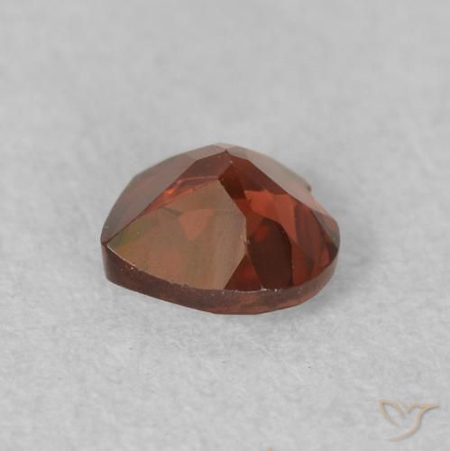 Granato Piropo Medium Dark-Red naturale da 0.61 ct, Cuore, VVS-VS