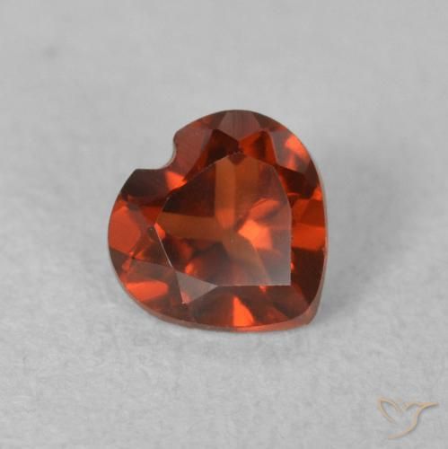 Granato Piropo Rosso scuro naturale da 0.54 ct, Cuore, VVS-VS
