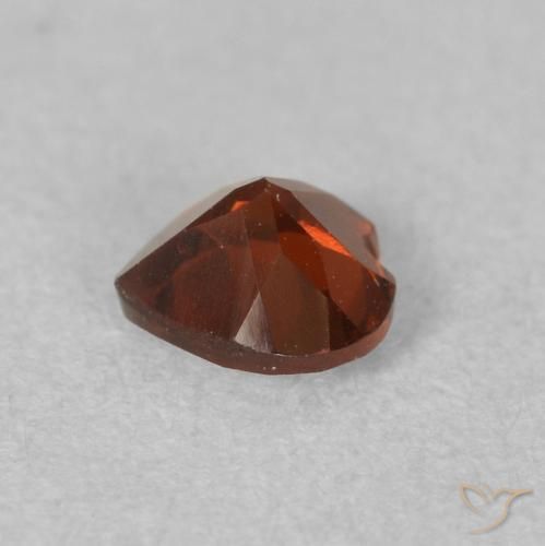 Granato Piropo Rosso scuro naturale da 0.54 ct, Cuore, VVS-VS