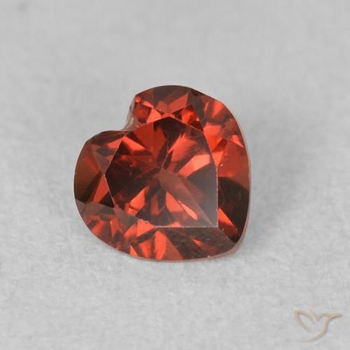 Granato Piropo Ribes Rosso naturale da 0.64 ct, Cuore, VVS-VS