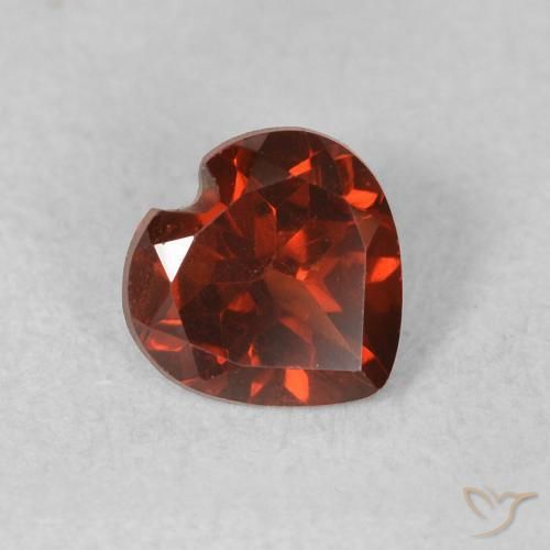 Granato Piropo Rosso medio naturale da 0.55 ct, Cuore, VVS-VS
