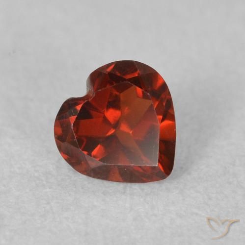 Granato Piropo Sangria rossa naturale da 0.59 ct, Cuore, VVS-VS
