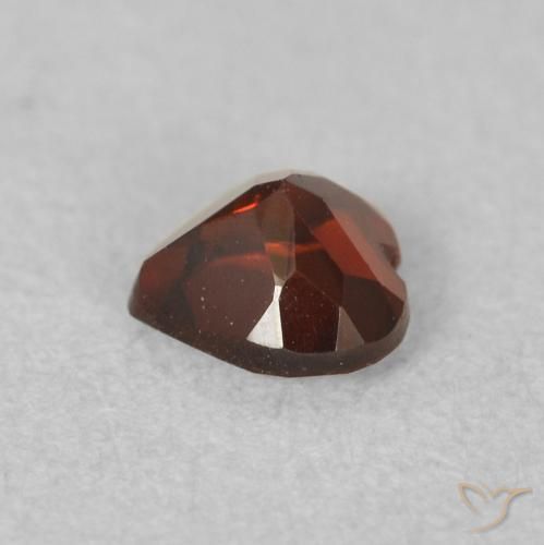 Granato Piropo Sangria rossa naturale da 0.59 ct, Cuore, VVS-VS