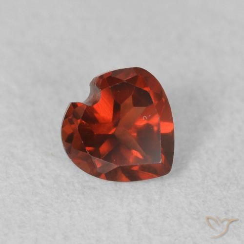 Granato Piropo Ribes Rosso naturale da 0.57 ct, Cuore, VS