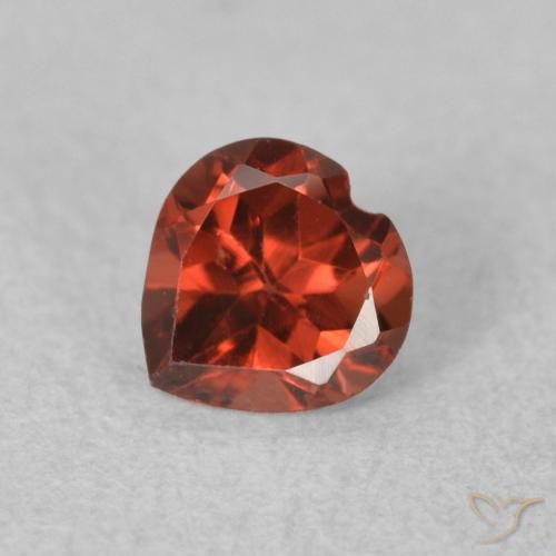 0.64ct Naturale Rosso medio Granato Piropo, Cuore, VS