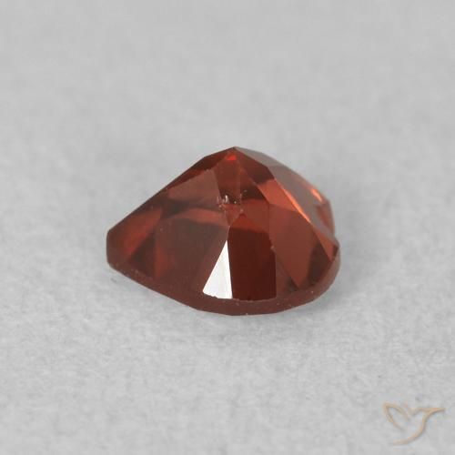 Granato Piropo Rosso medio naturale da 0.64 ct, Cuore, VS