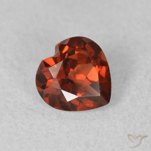 Granato Piropo Rosso medio naturale da 0.59 ct, Cuore, VS