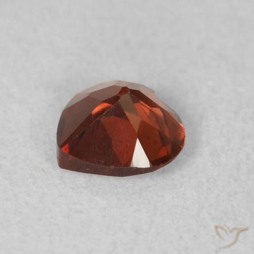 Granato Piropo Rosso medio naturale da 0.59 ct, Cuore, VS