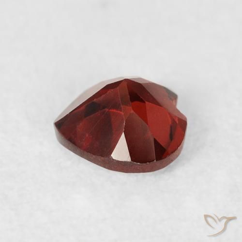 Granato Piropo Rosso medio naturale da 0.54 ct, Cuore, VS