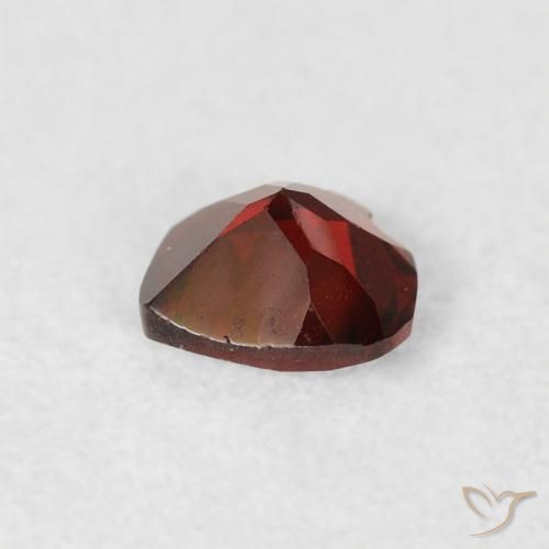 Granato Piropo Rosso medio naturale da 0.47 ct, Cuore, VS