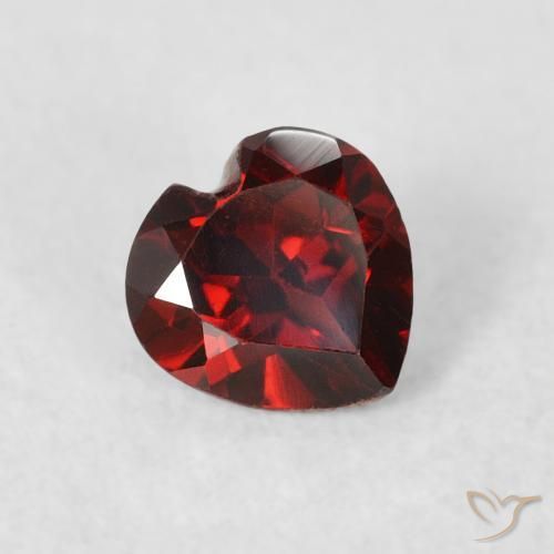 Granato Piropo Rosso medio naturale da 0.58 ct, Cuore, VS