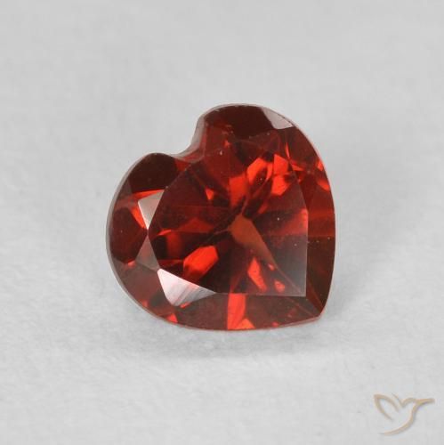 Granato Piropo Rosso brillante naturale da 0.54 ct, Cuore, VS