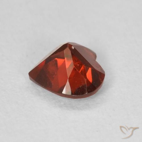 Granato Piropo Rosso brillante naturale da 0.54 ct, Cuore, VS