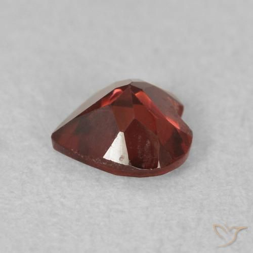 Granato Piropo Ribes Rosso naturale da 0.52 ct, Cuore, VVS-VS