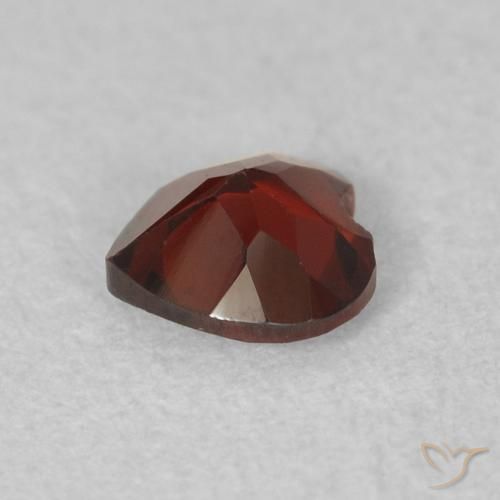 Granato Piropo Rosso Merlot naturale da 0.47 ct, Cuore, VVS-VS
