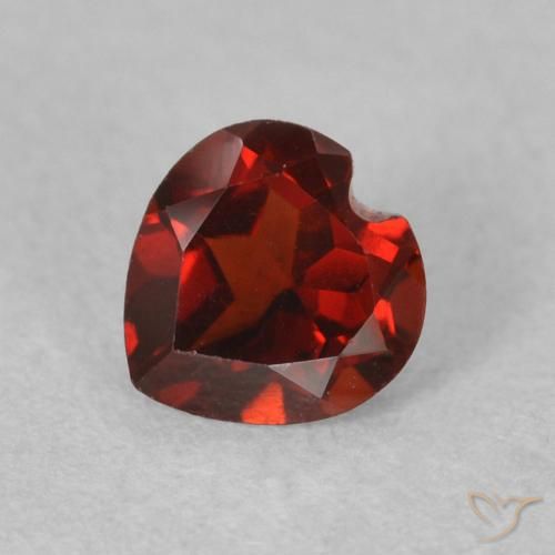 Granato Piropo Sangria rossa naturale da 0.59 ct, Cuore, VVS-VS