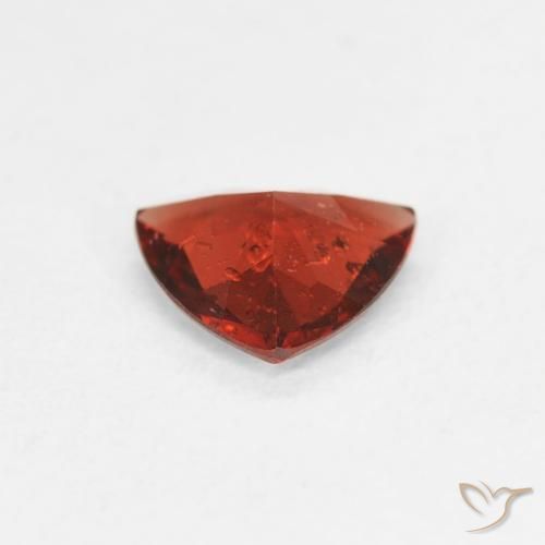 Granato Piropo Sangria rossa naturale da 0.68 ct, Taglio trillion, VS-SI