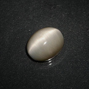 Quartz cat's eye naturale crema da 3,06 ct, taglio ovale, opaco