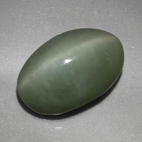Quartz cat's eye naturale verde da 4,77 ct, taglio ovale, opaco