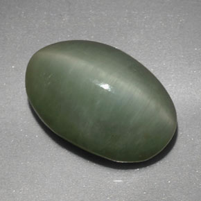 Quartz cat's eye naturale verde da 4,77 ct, taglio ovale, opaco