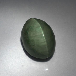 Quartz cat's eye naturale verde da 5,53 ct, taglio ovale, opaco