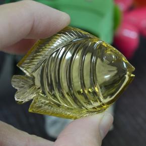 Quarzo naturale giallo da 105,35 ct, forma fantasia, trasparente