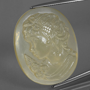 Quarzo naturale giallo da 45,60 ct, forma fantasia, trasparente