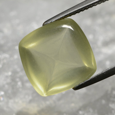 Quarzo Light Greenish Yellow  naturale da 8.72 ct, Taglio a cuscino, Trasparente