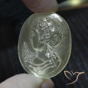 Quarzo Giallo verdastro molto chiaro naturale da 37.30 ct, Ovale, Trasparente